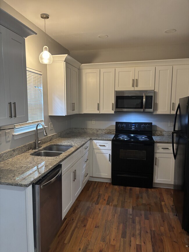 Photo - 308 Anderson Ave NW