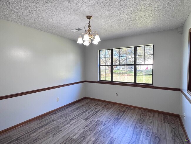 Photo - 111 Rainbow Ave