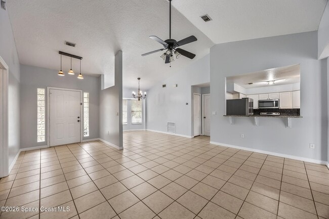 Photo - 5695 Graham St