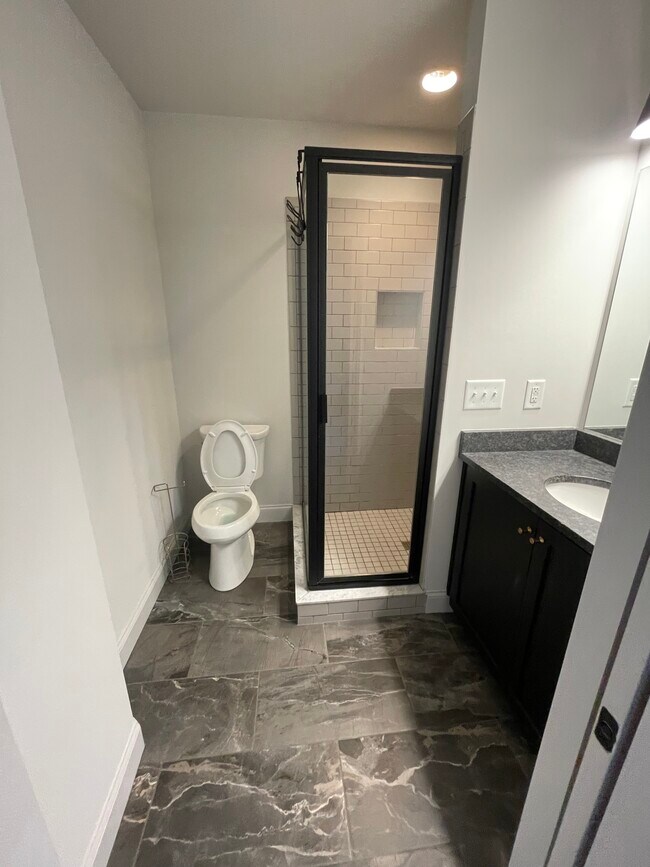 Photo - 674 Exchange St SE