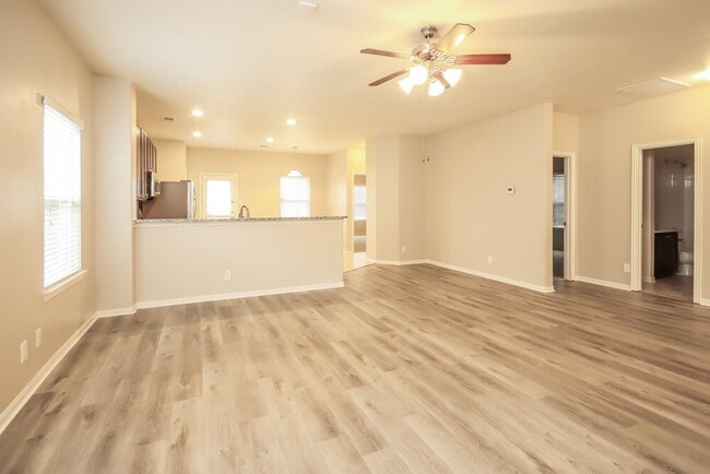 Photo - 138 Pequin Rd