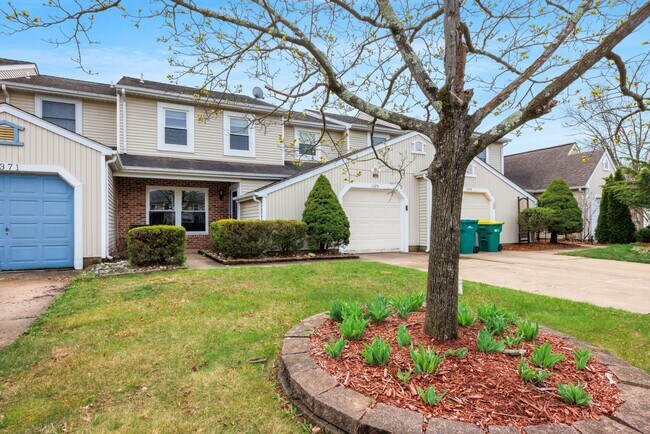 Photo - Charming 3BR Yardley Townhome - Your Perfe...