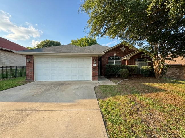 Building Photo - 4201 Lost Oak Dr