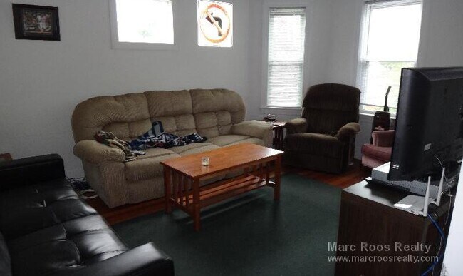 Photo - 26 Union St Unidad #2