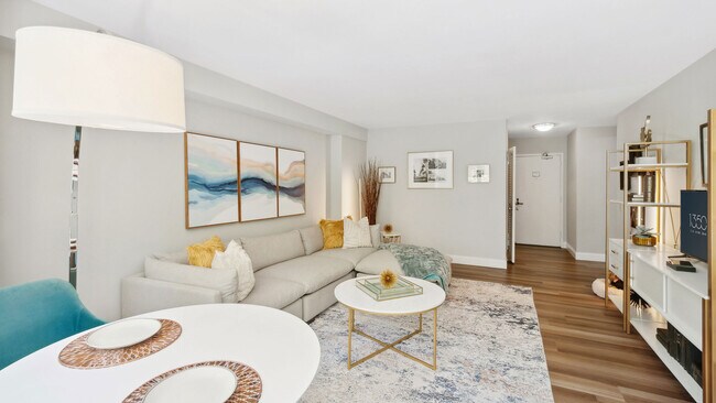 Photo - 1355 N Astor St