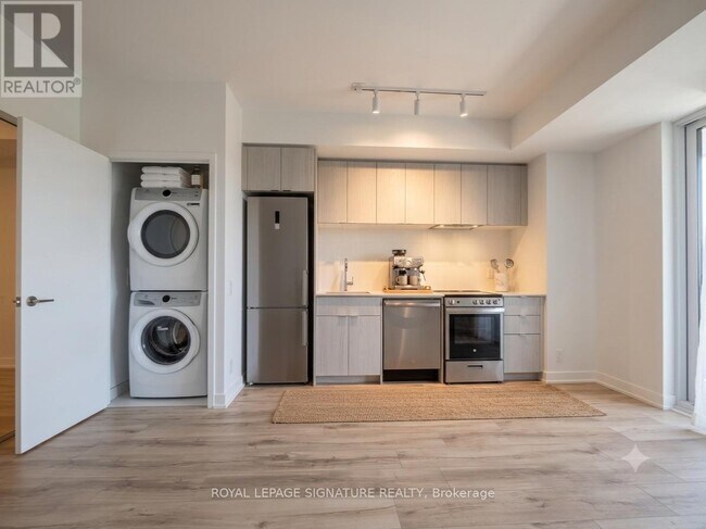Photo - 1660 Bloor St W Unit 612