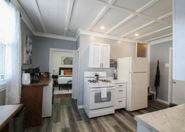 Photo - 1215 Eagle St