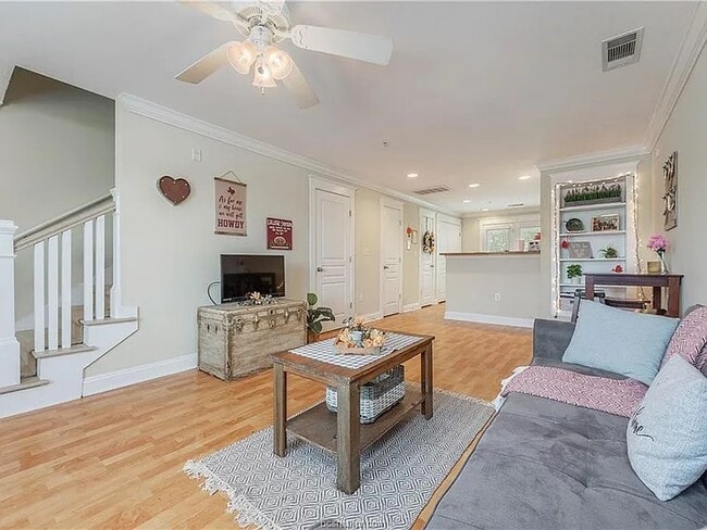 1725 Harvey Mitchell Pky S Unit 1630