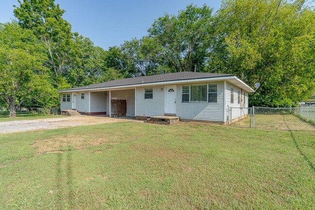 Building Photo - Neal 60-64 Unit Neal 64 Rental