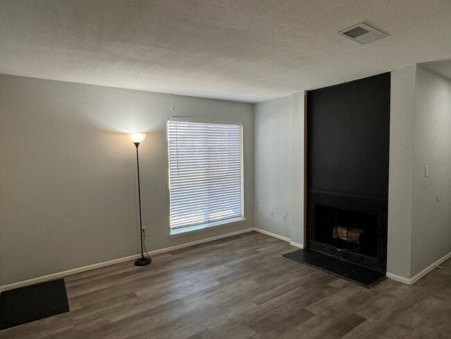 Photo - 2380 E Geddes Ave