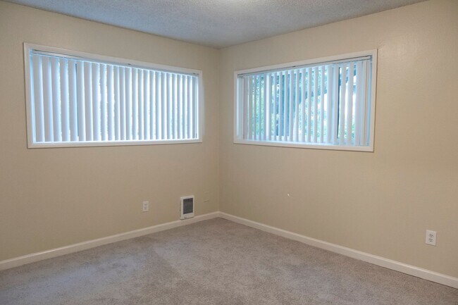 1847 NE Schuyler St Unit CV1847