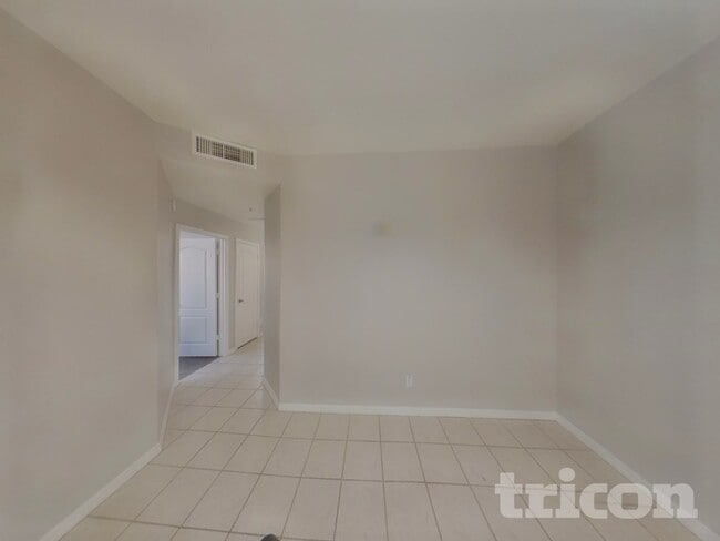 Photo - 1406 W Emerald Ave