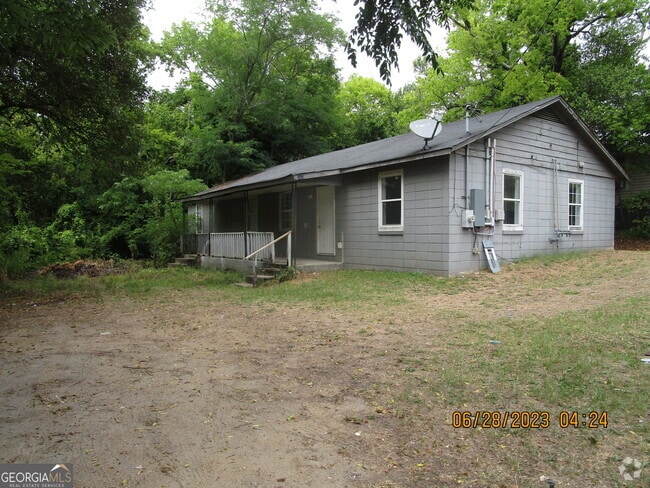 Building Photo - 2825 Roy St Rental