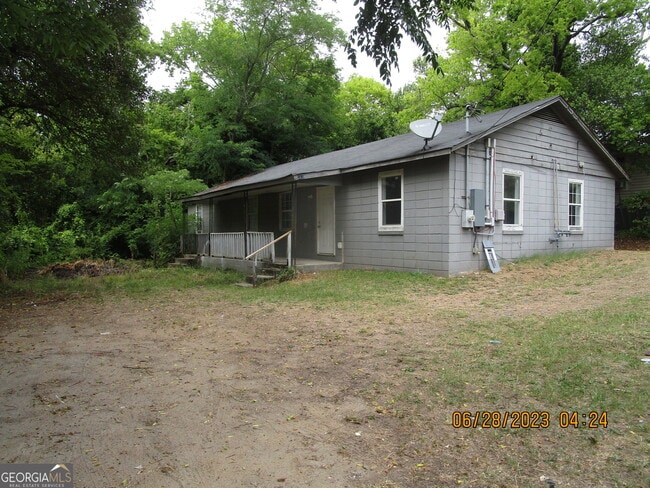 Building Photo - 2825 Roy St Rental