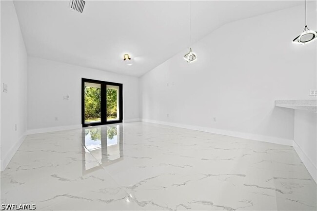 Photo - 1010 Jaguar Blvd
