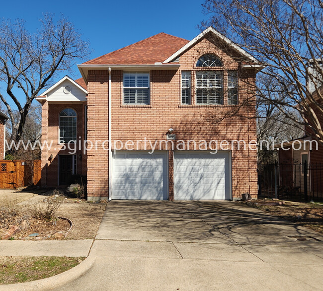 Fantastic 4 Bed in Coppell on Creek Lot! - Fantastic 4 Bed in Coppell on Creek Lot! House