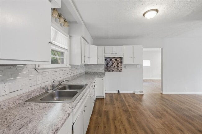 Photo - 2448 N Irwin St