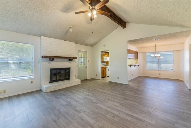 Photo - 800 Central Dr