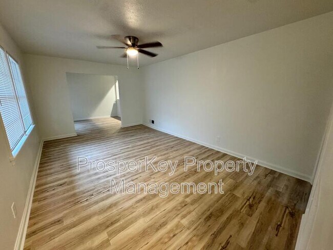 Photo - 3622 Vivian Ln