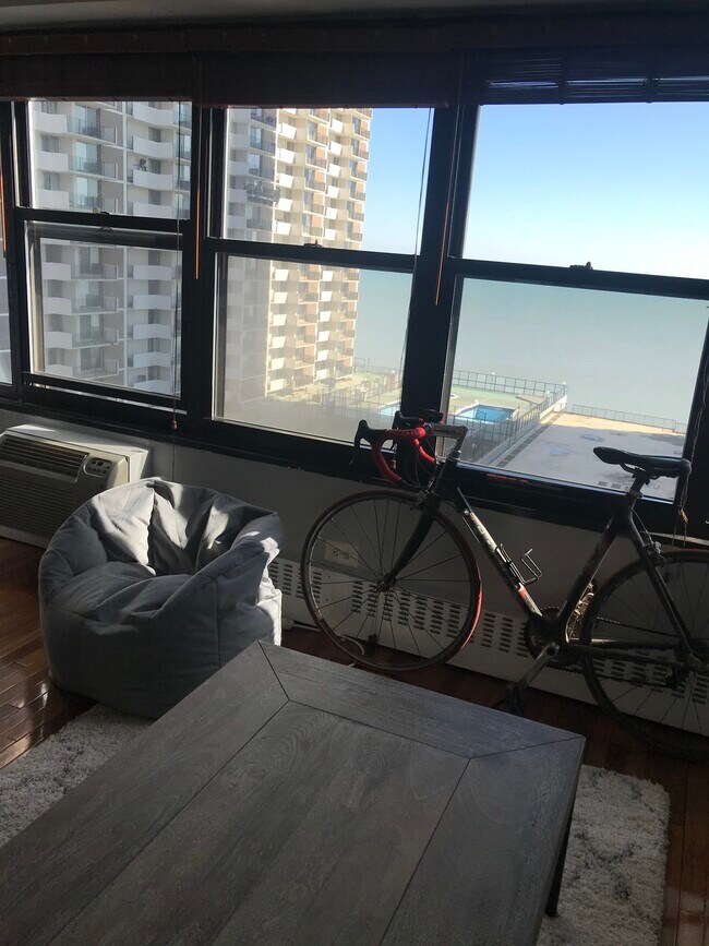 6030 N Sheridan Rd Unit 1003