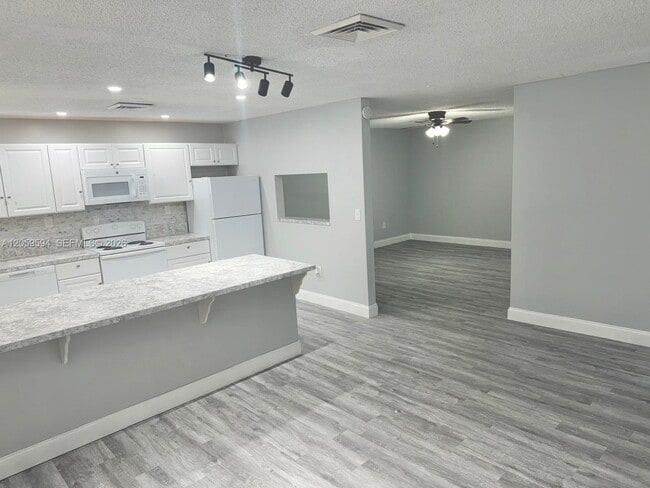 Photo - 7732 Balboa St Unit 1/2
