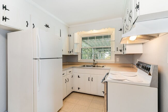 Photo - Classic Mid-Century Ranch Charlotte Park Available!