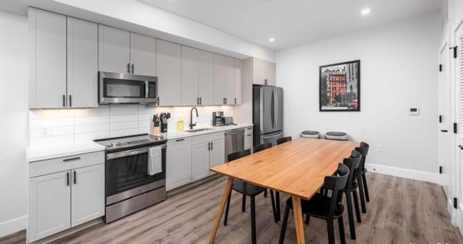 Cypress on Vine Furnished Rooms