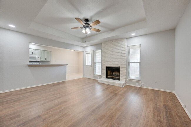 Photo - 2319 Indigo Ln