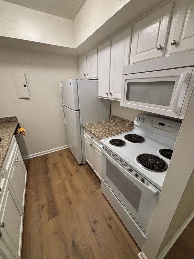 Photo - Updated 3Bedroom/2Bathroom - Great Location!