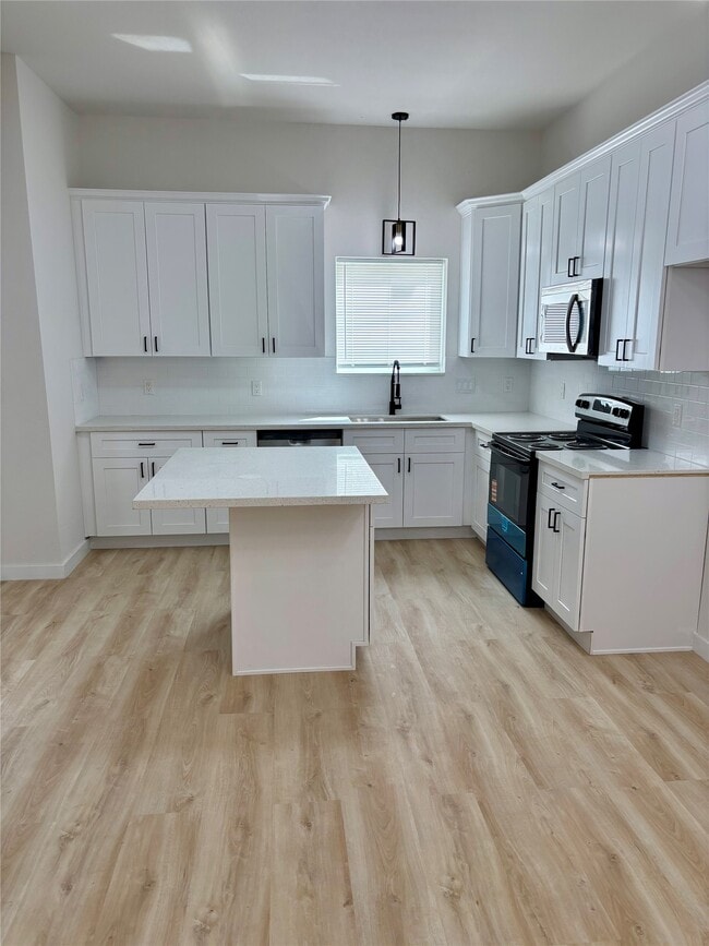 Building Photo - 9711 Pelsey St