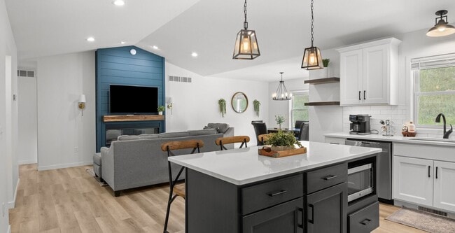 Furnished Home with Modern Amenities in Williamsburg
