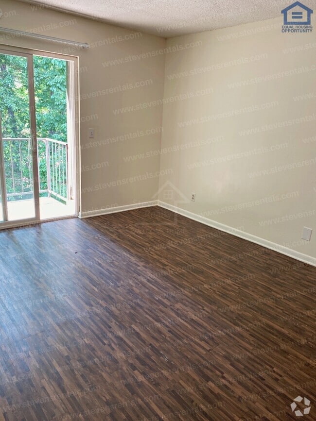 Building Photo - 235 Vinewood Rd Rental
