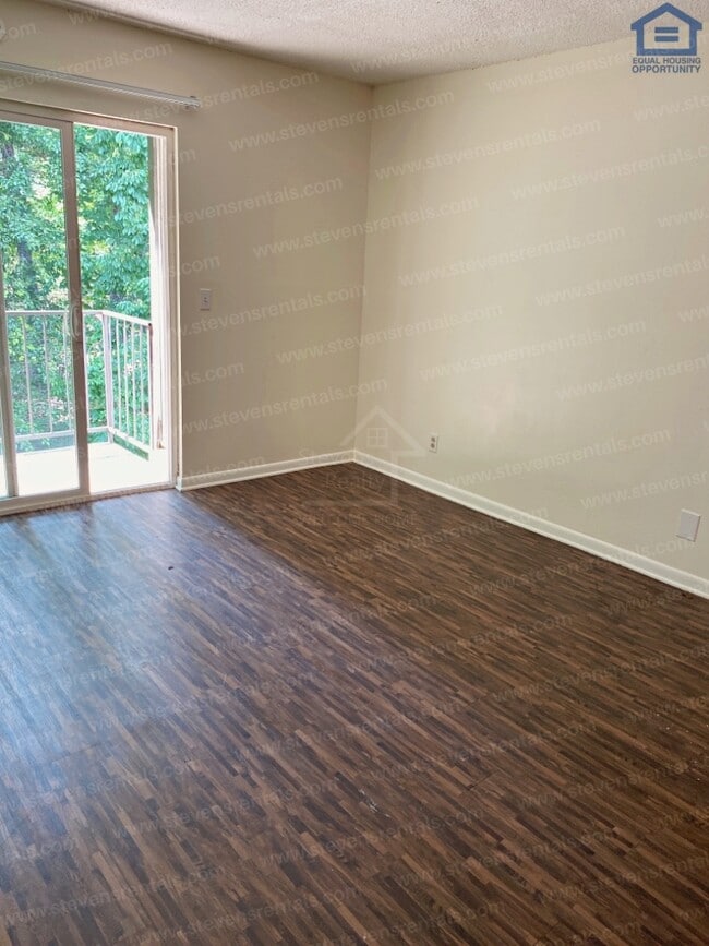 Photo - 235 Vinewood Rd Apartamento Unidad C6