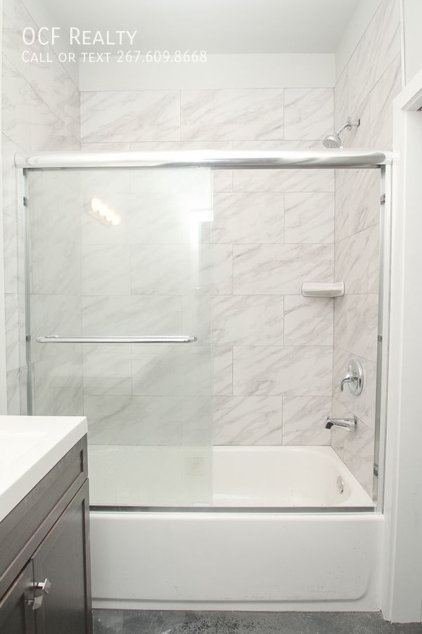 Photo - 1945 Gerritt St