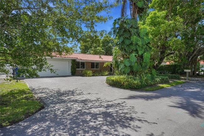 Building Photo - 5721 SW 59th Ct