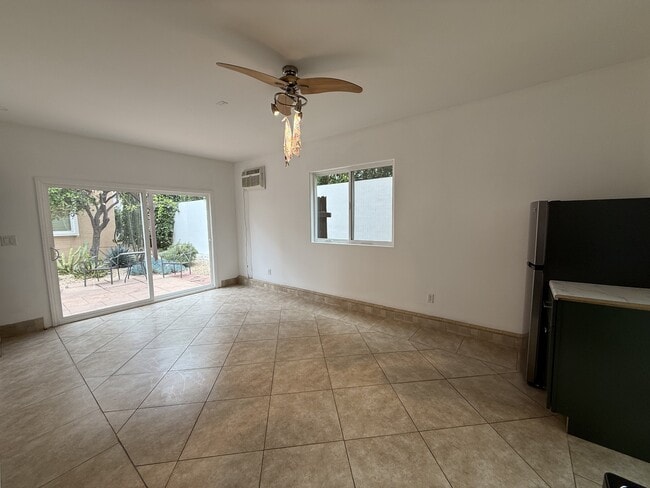 Photo - 748 1/2 N La Jolla Ave-748) Unit 748)