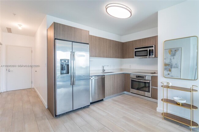 Photo - 1600 SW 1st Ave