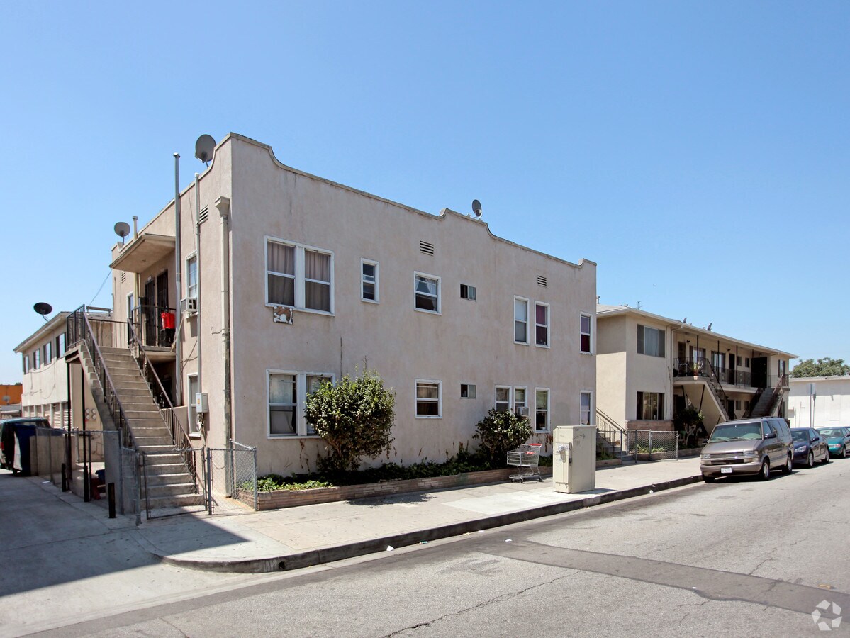 Photo - 2500 Zoe Ave