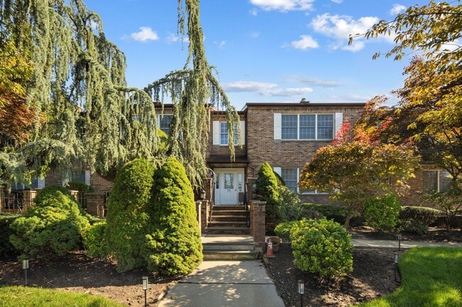 Building Photo - 70 Harristown Rd Unit 1