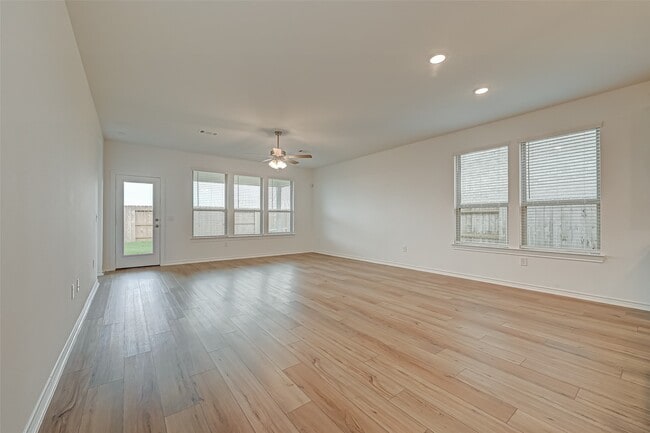 Photo - 1308 Tan Gable Ln