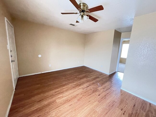 Photo - 1603 Cedarhill Dr Unidad # D