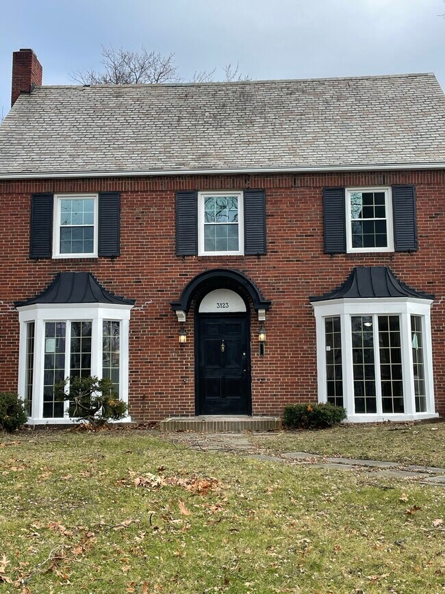 Completely remodeled house in great neighborhood in Shaker, close to so much - 3123 Keswick Rd House