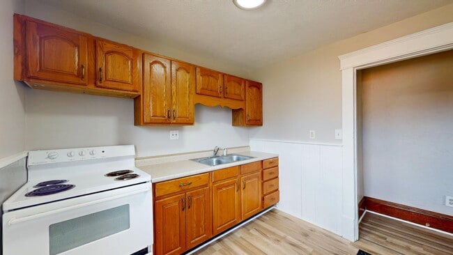 Photo - 124 S Haines Ave