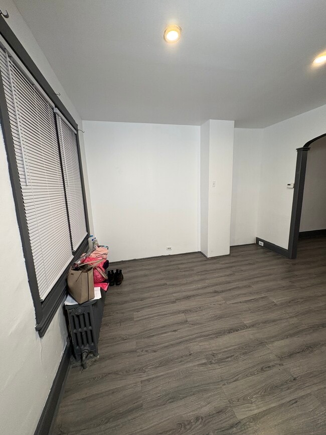 Photo - 3656 Jasper St