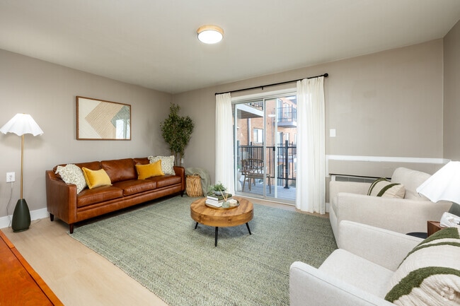 1BR, 1BA - 700SF - Living Room - Pinnacle West