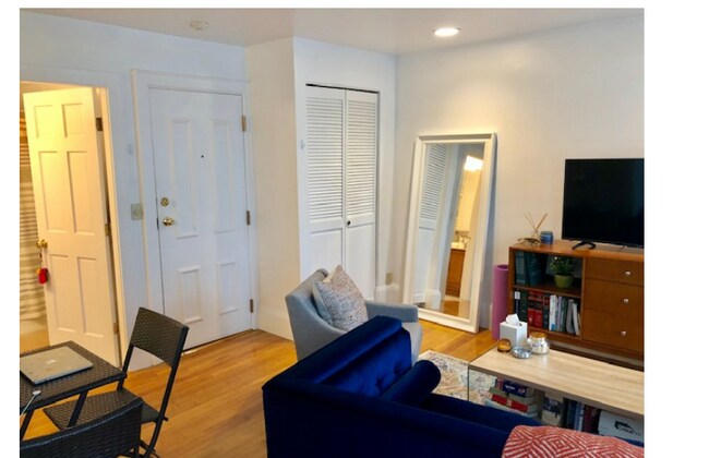 Photo - 521 Columbus Ave Unidad F