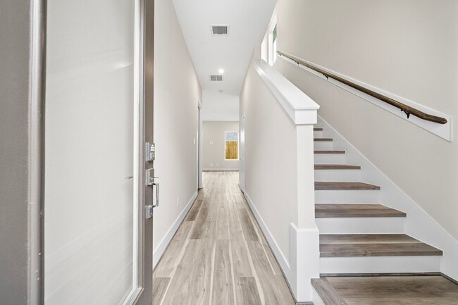 Photo - 7520 Sandle St