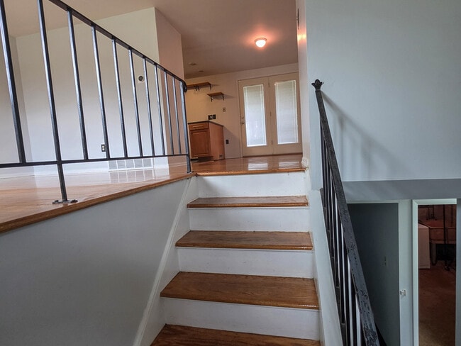 Photo - 408 Hazelnut Dr