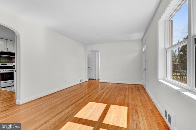 Photo - 5713 5th St S