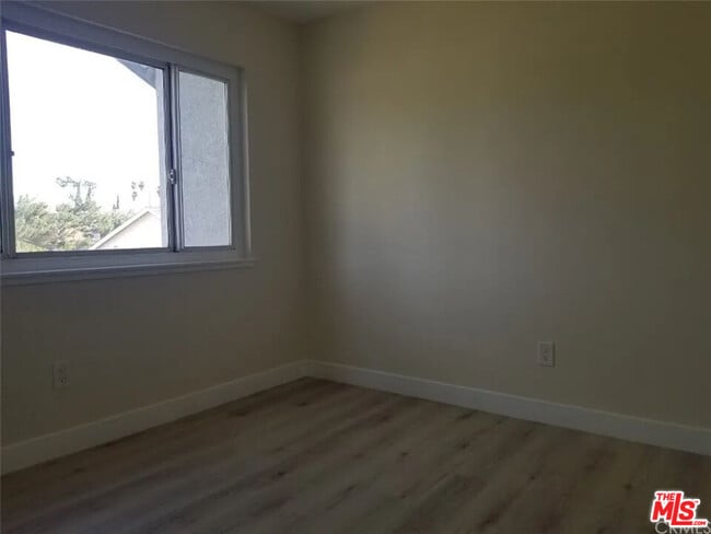 Photo - 18601 W Lassen St